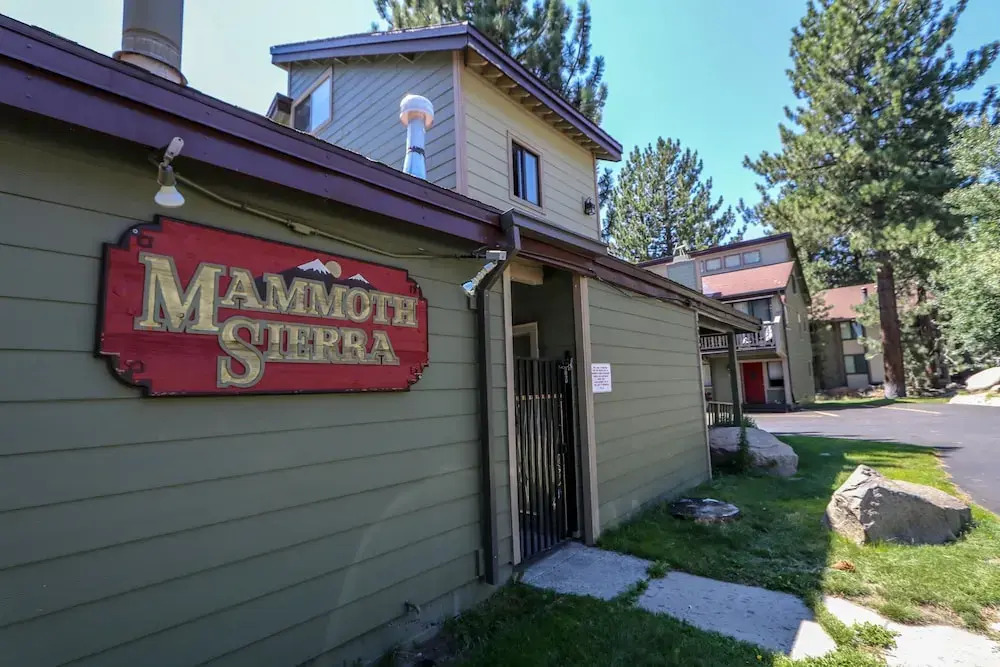 Mammoth Sierra Townhomes #38 3 Bedroom Condo