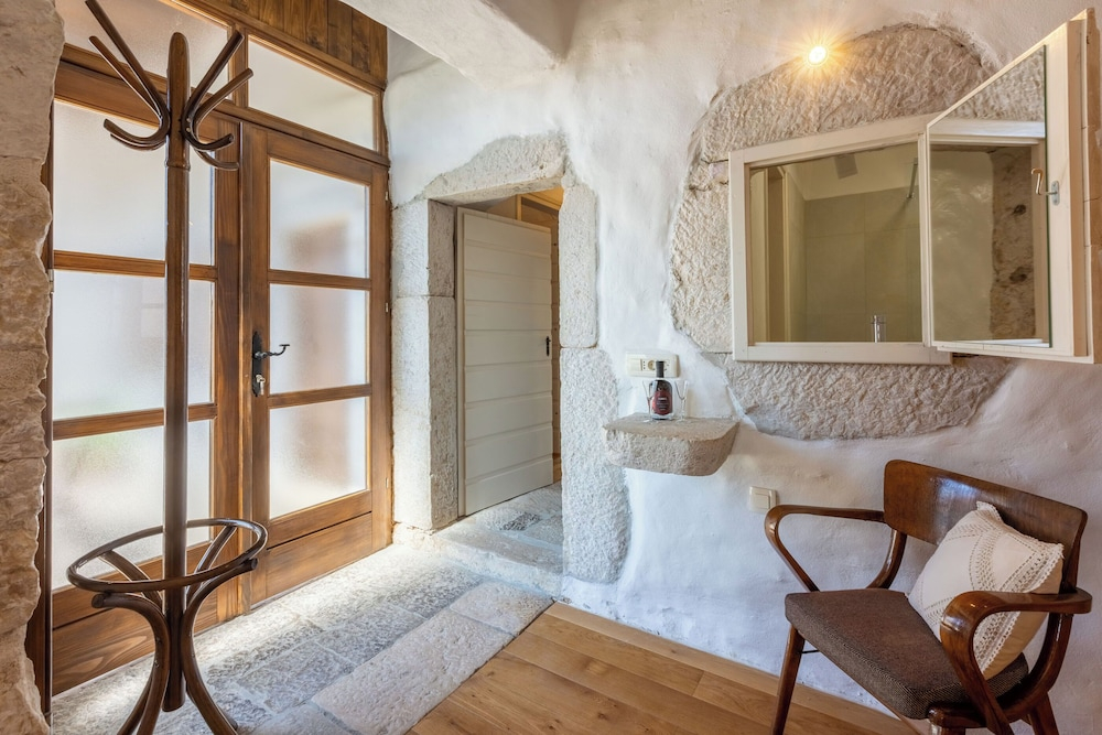 House Stara Kuca-old Stone House