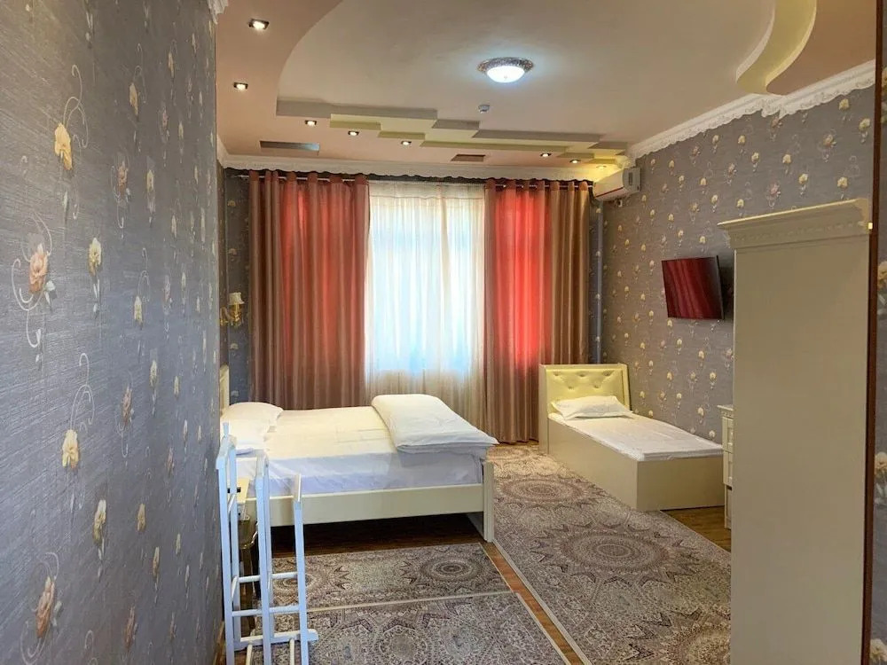 Eleon Hotel - Hostel