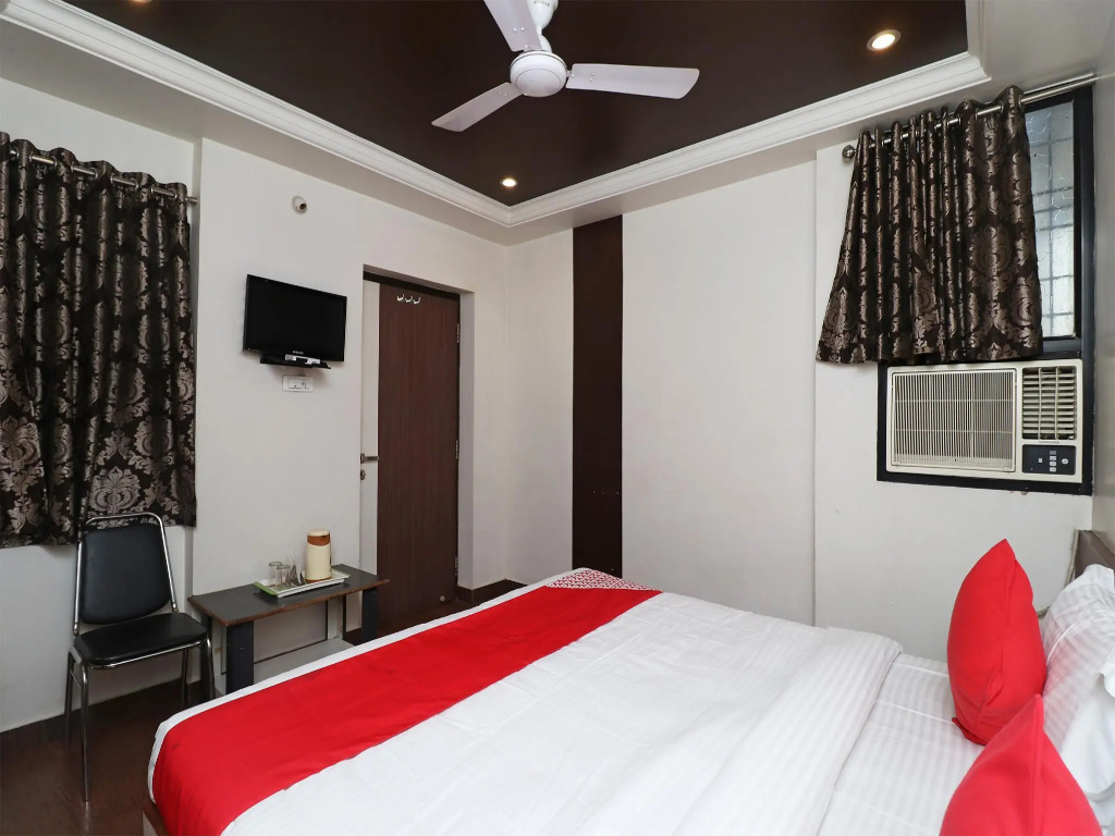 OYO 10745 Hotel Tuli's