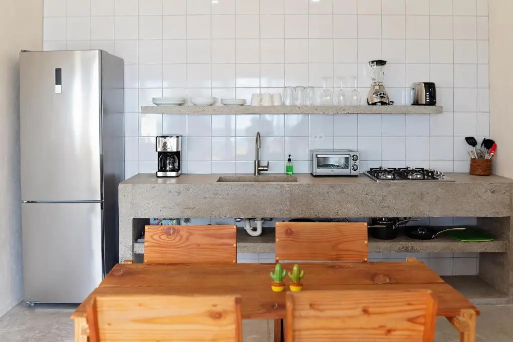 Topia Retreat - Surf Suite Sur