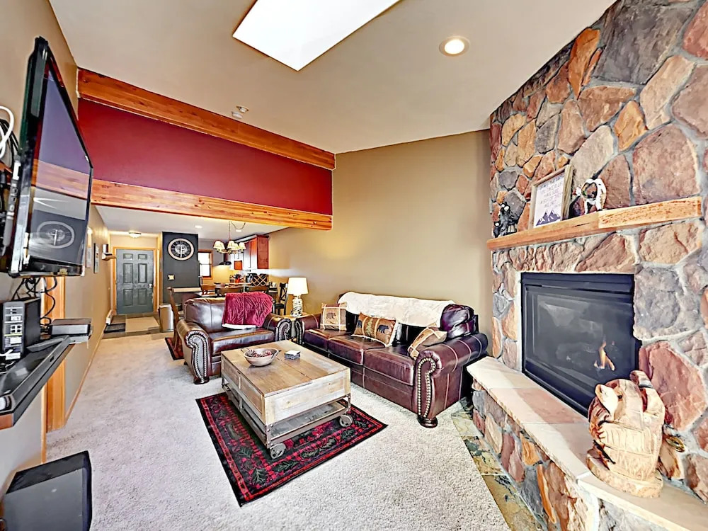 Amazing Walkable Locale Condo Unit 313 1 Bedroom 1 Bathroom Condo