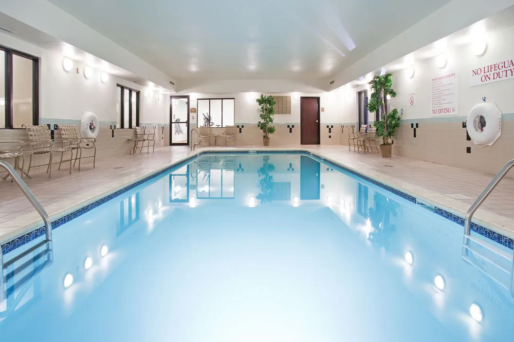 Holiday Inn Express & Suites Garden City
