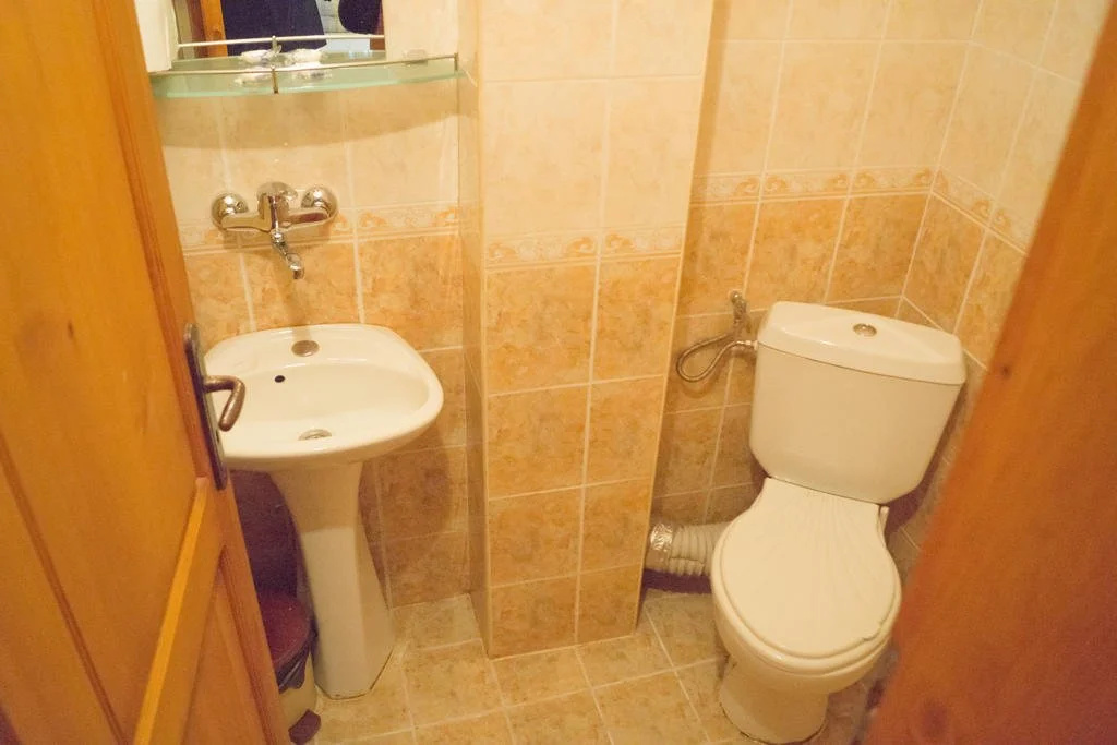 Tonis Guest House