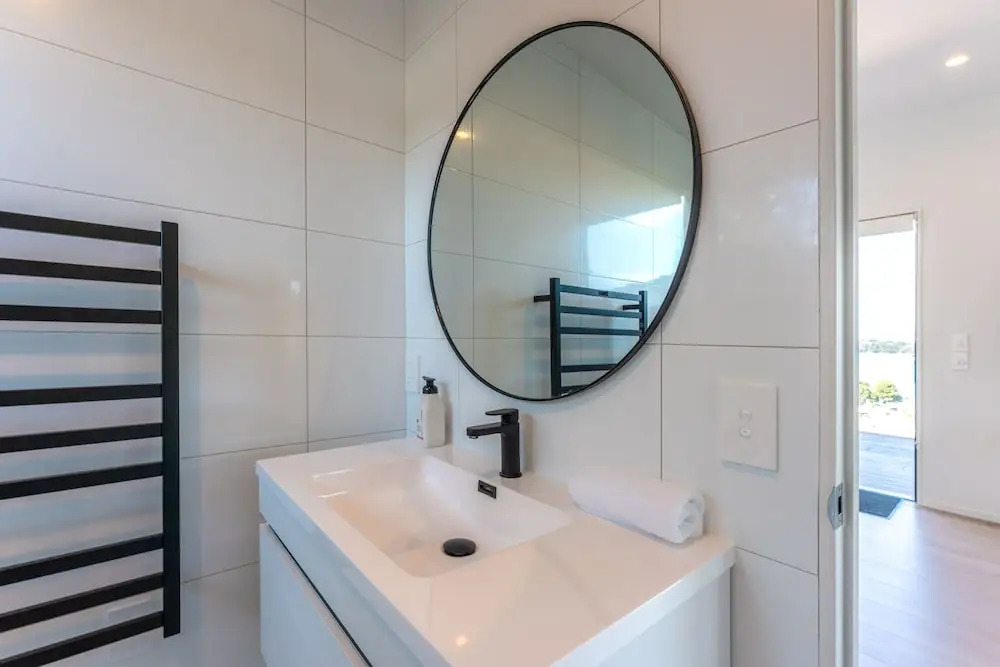 Luna Cottage - Ocean Views on Waiheke