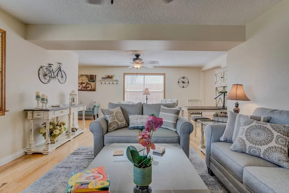 3 Bedroom Downtown with Firepit