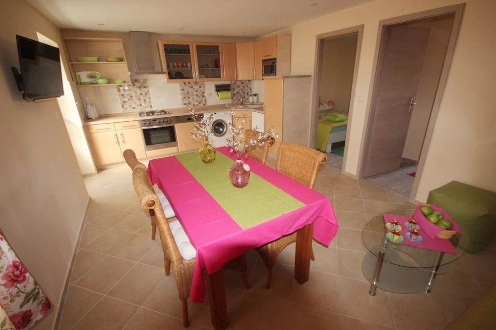 Apartment Rustica With 2 Bedrooms