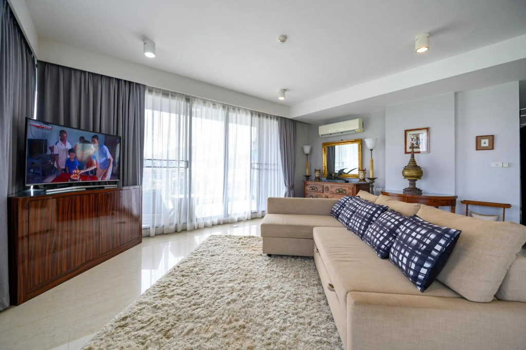 6th Avenue Surin by Lofty