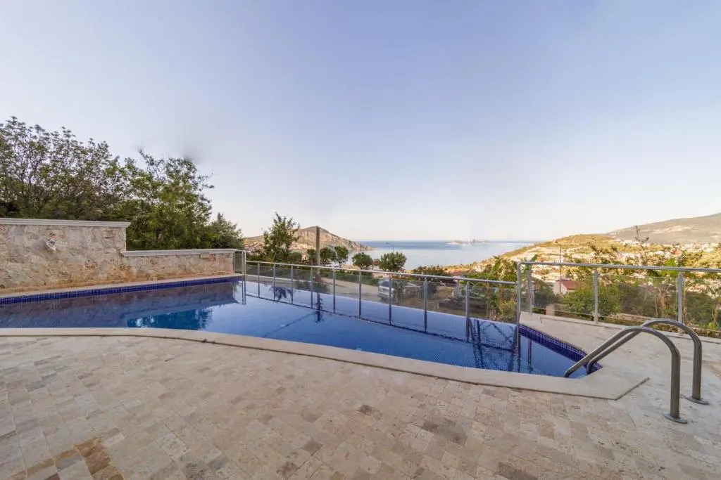 Gorgeous Sea View Flat With Pool in Antalya Kalkan