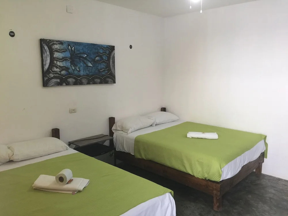 Emotion Avenida Tulum Hotel & Hostal