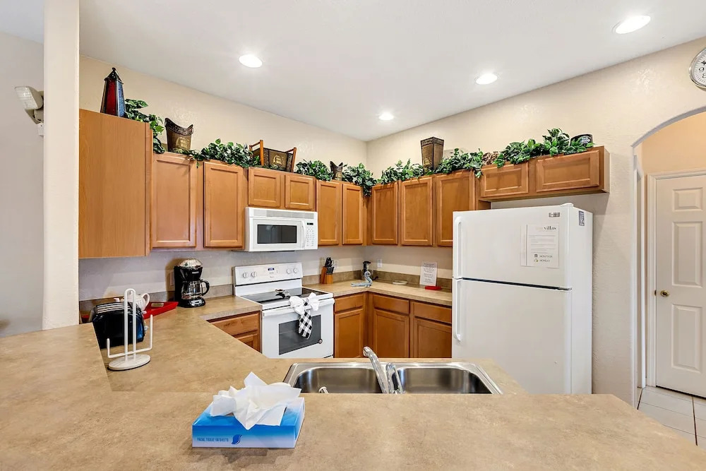 South Facing: Green Views & Gated Facilities