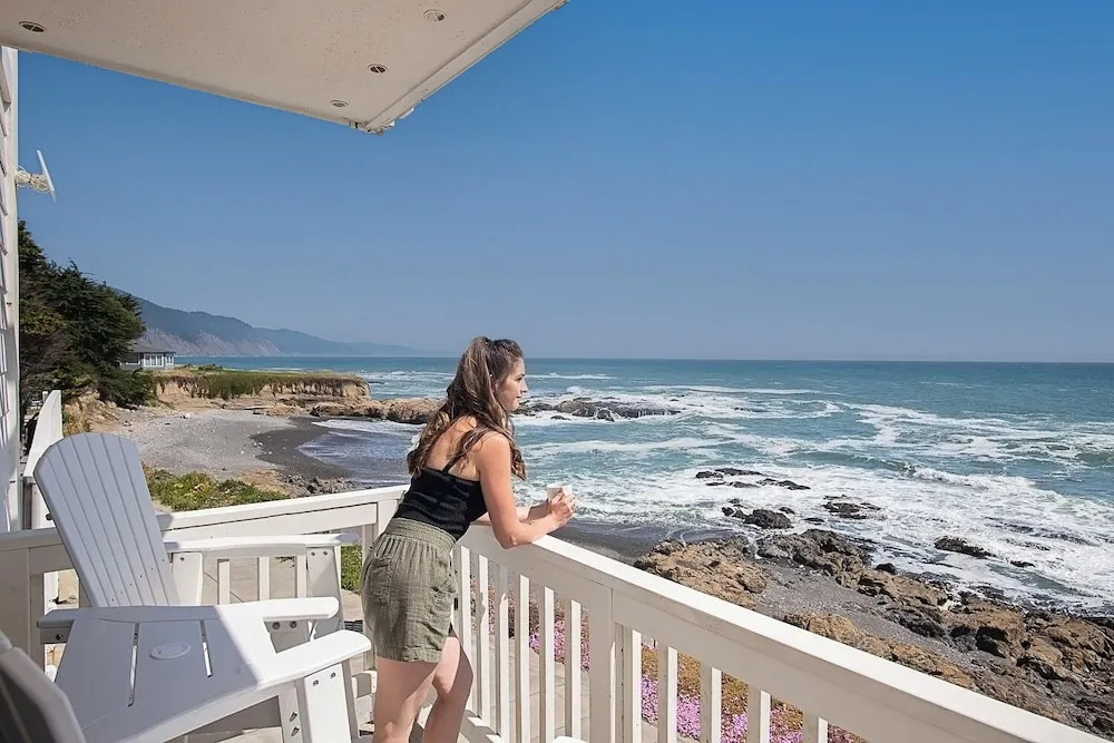 Black Sands Inn