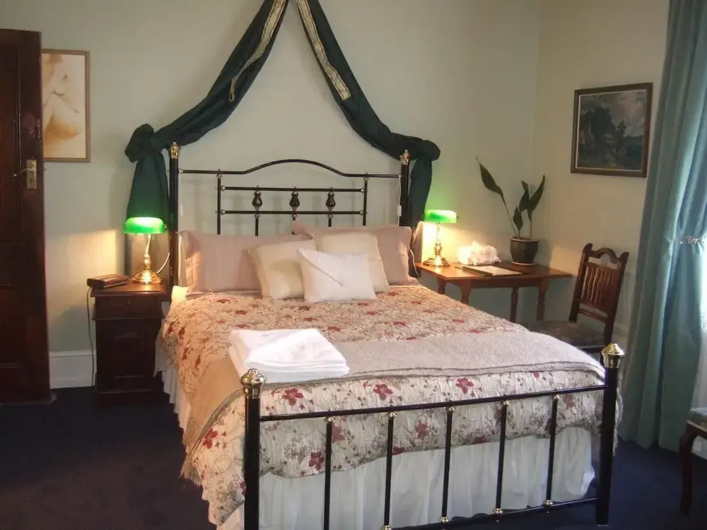 Colonial Accommodation @ Undine