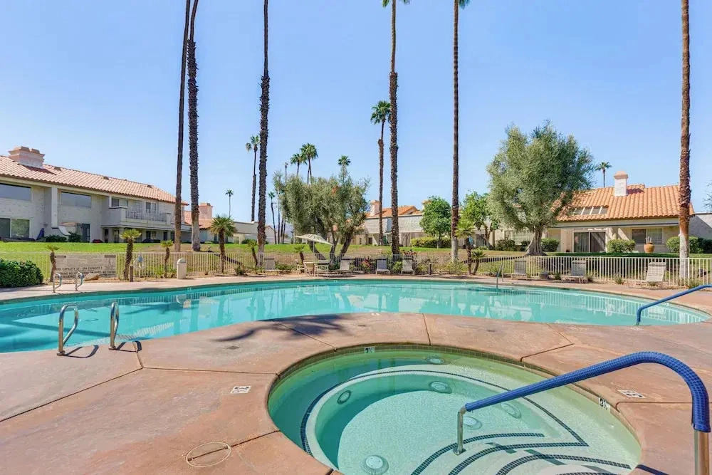 Golf Course View & Pool Access: Palm Desert Condo