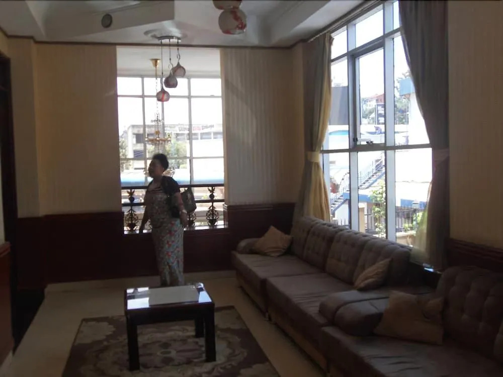 Crown Jakiba Hotel