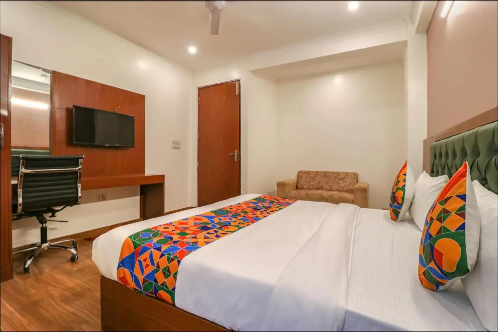 FabHotel Lime Tree - Nr Yashobhoomi Convention Centre