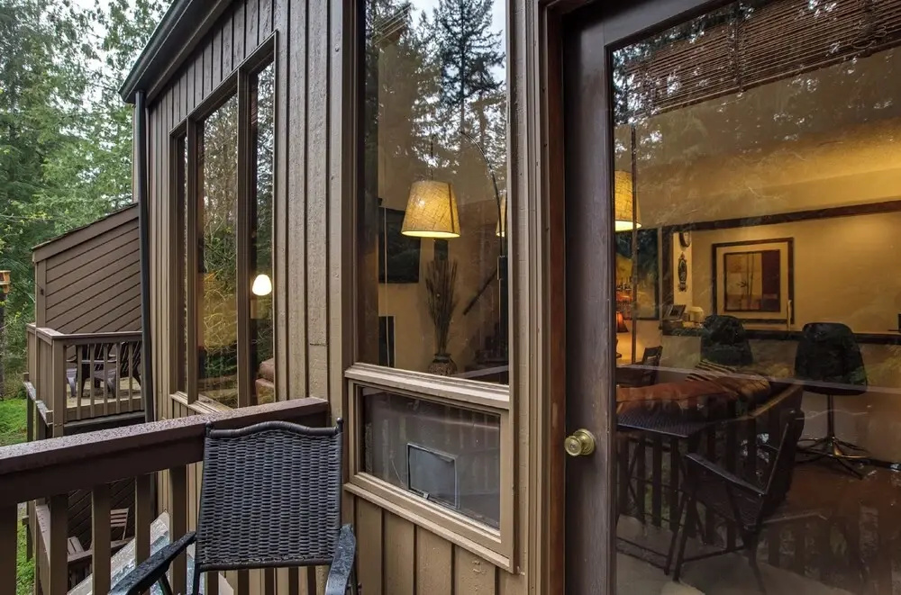 Snowater Condo Story Condo With Wifi- Sleeps 4 - Beautifully Decorated