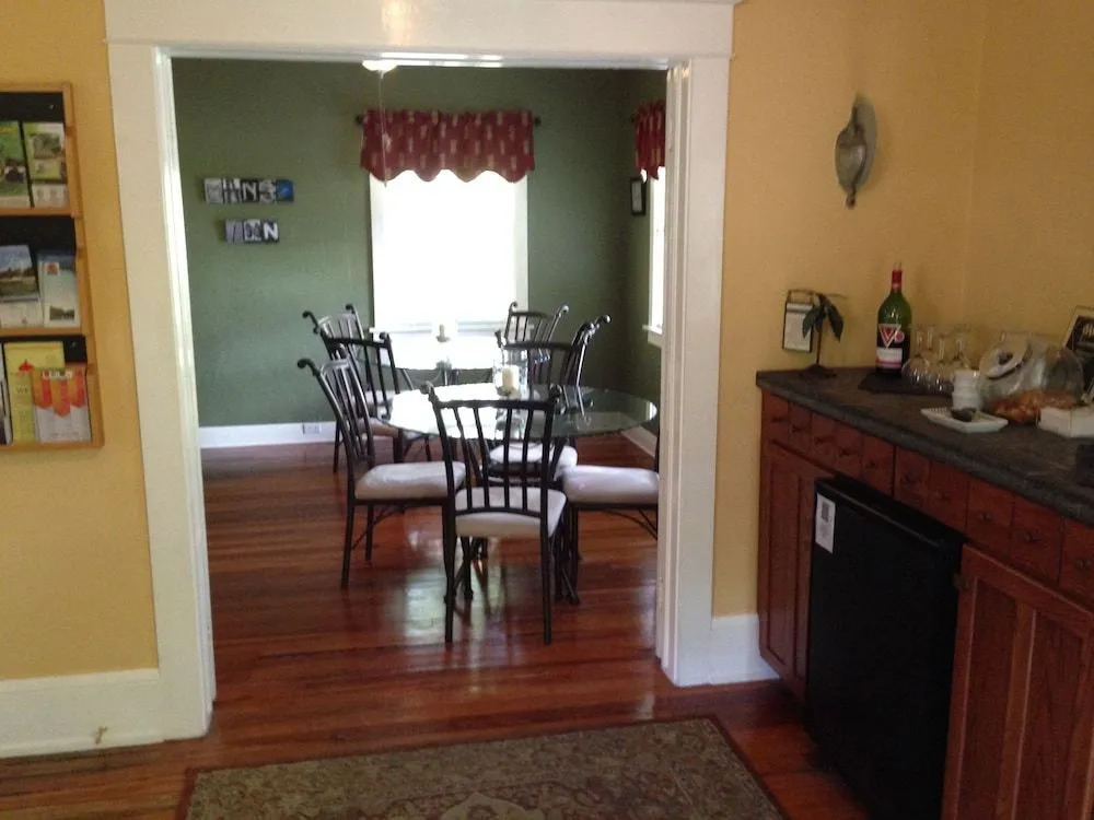 Mango Inn Bed and Breakfast