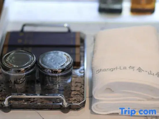 Heshe · Mountain House Oxygen Supply Boutique Stay (Shangri-La Dukezong Ancient City Guishan Park)