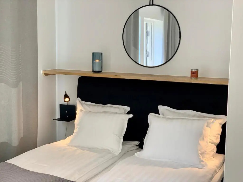 Easy Livin Apartment Hotel
