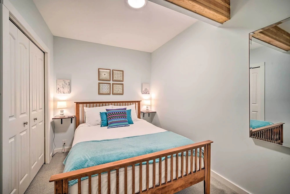 Peaceful Forest Retreat by Mt. Baker Slopes!