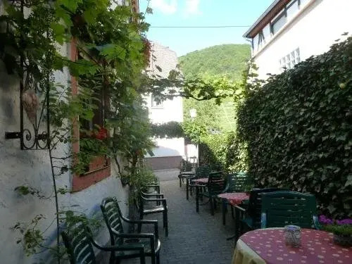 Alte Weinstuben Steinfelder Hof