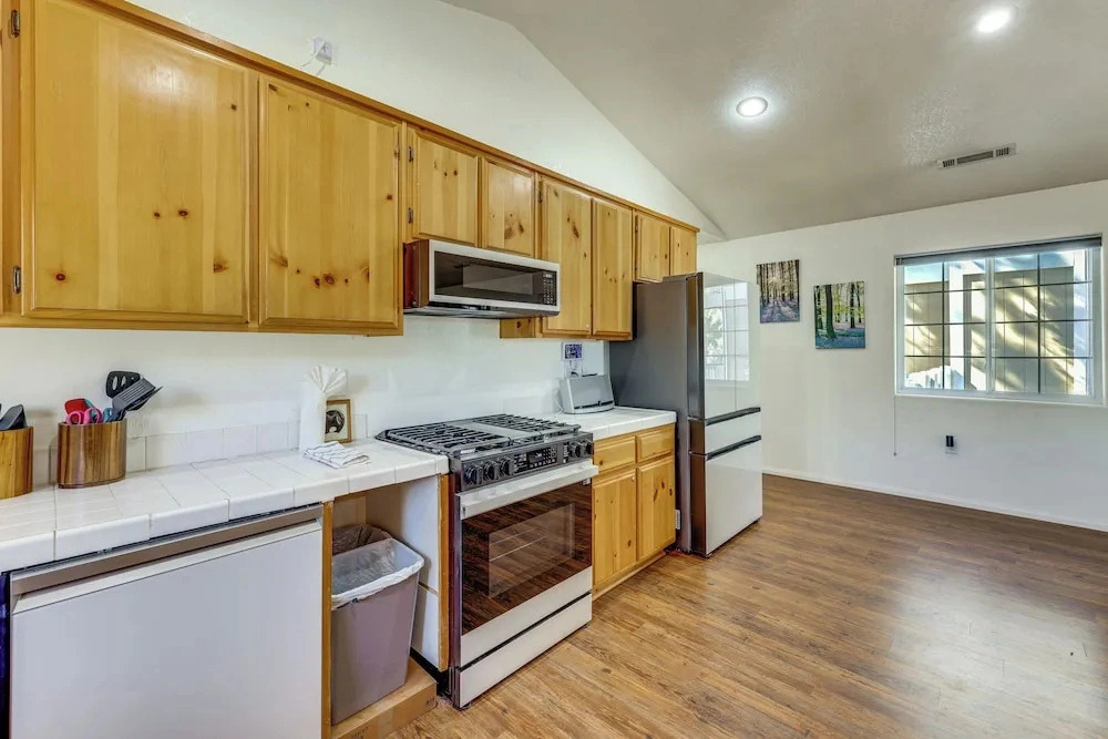 Big Bear Nature Escape! Cabin 7 Mi to Lake