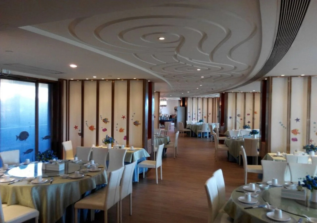 Poly Hailing Island Resort