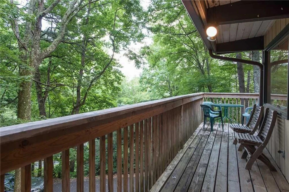 Echota 4 Bedroom Home with Hot Tub