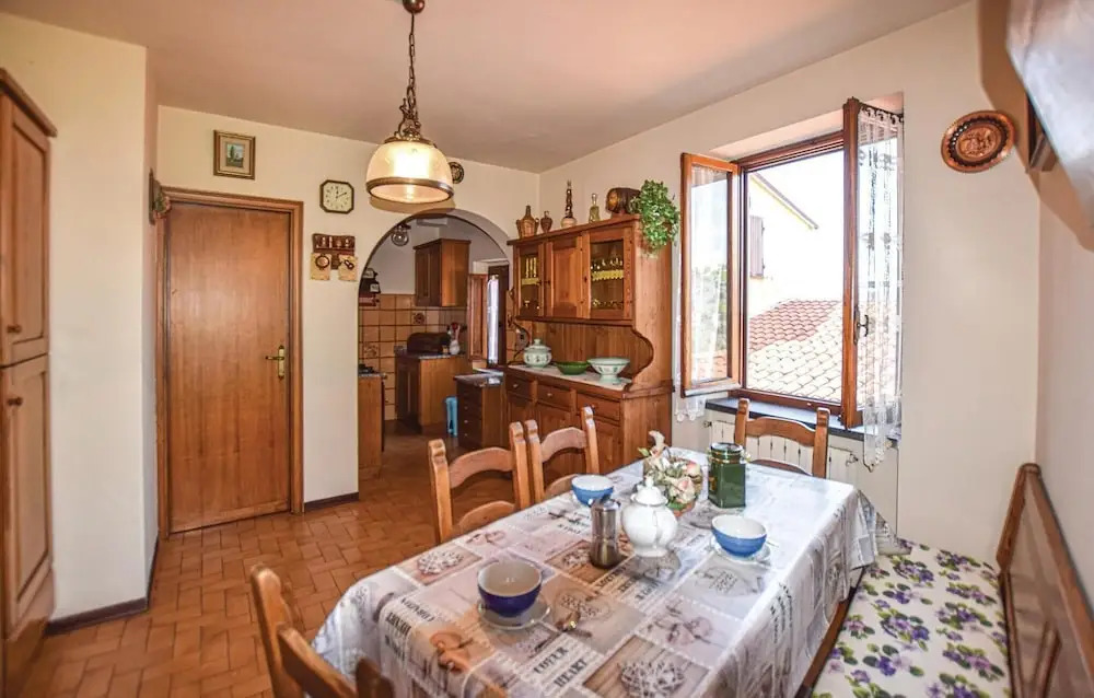 3 Bedroom Cozy Home In Camaiore