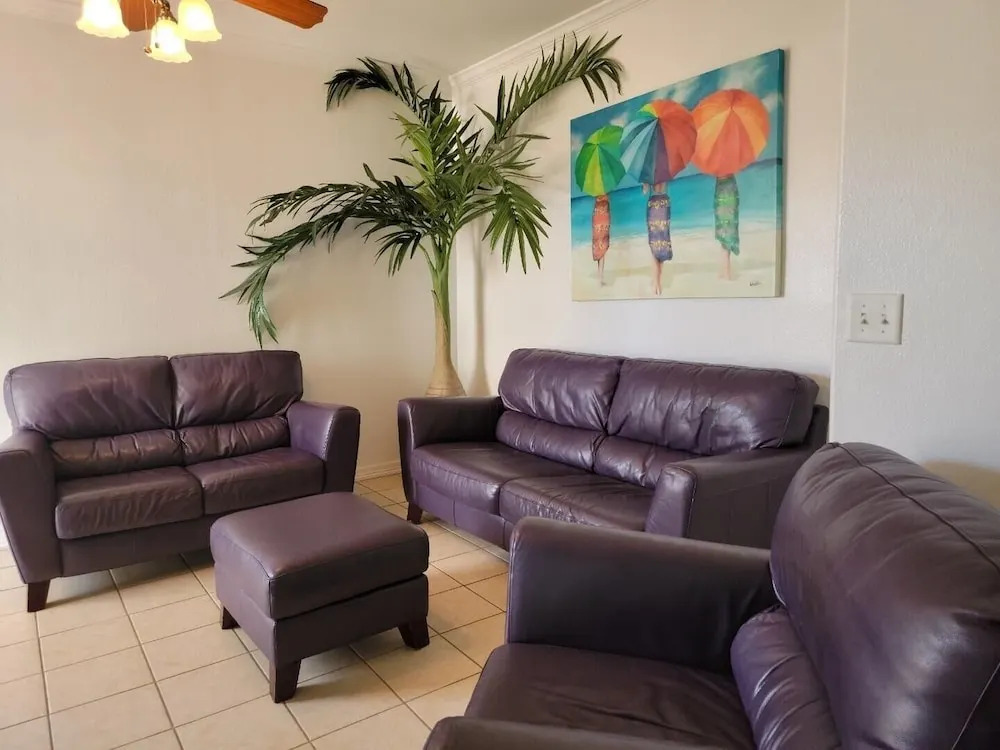 Sparkling Pool Easy Walk to Beach Los Cabos 2 Bedroom Home by Redawning