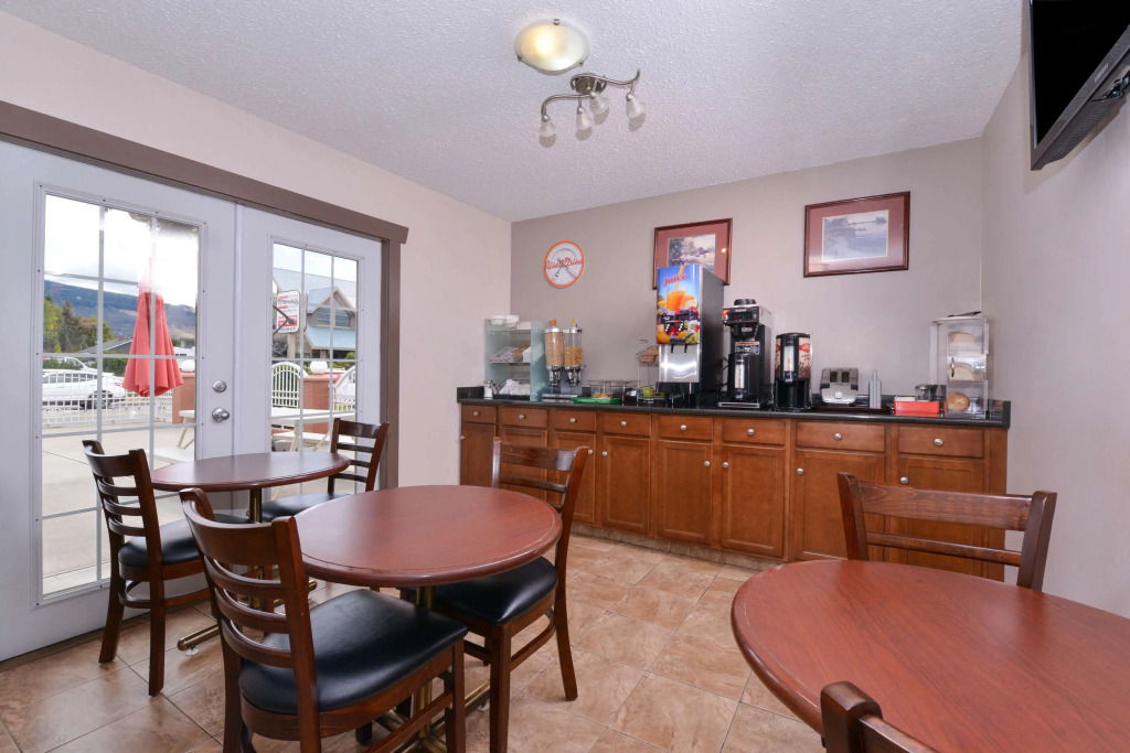Canadas Best Value Inn & Suites-Vernon