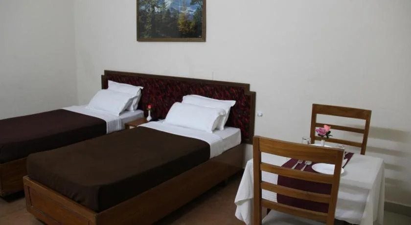 Issacs The Resort