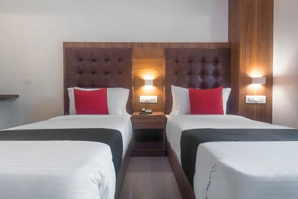 Capital O 29025 Hotel Seven Olive