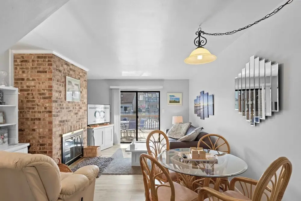 Rustic Harbor I Canal-front 3BR Condo, Private Deck & Fenced Yard