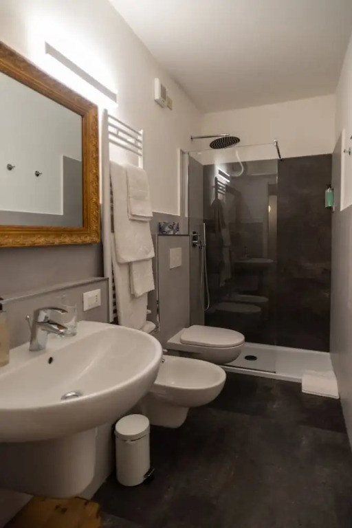 S. Trinità 18, Suites & Rooms