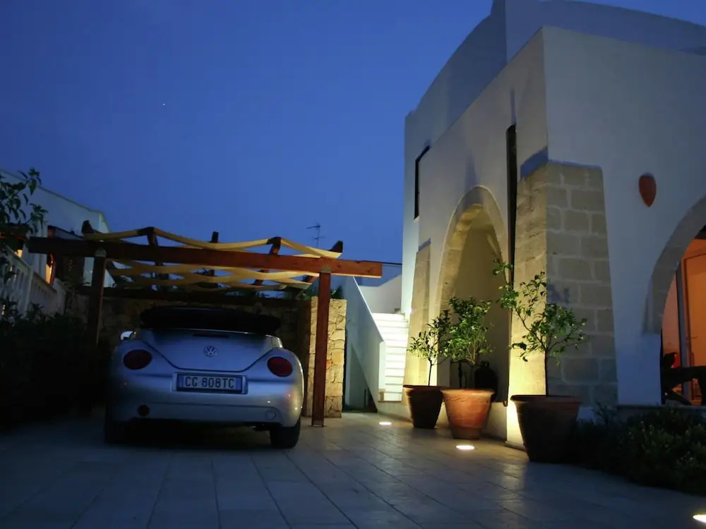 Apartment in Salento With Sea View & Pool
