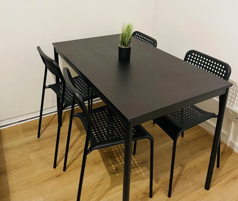 Walk to Lcy Airport/ Excel /dlr 1Br Flat