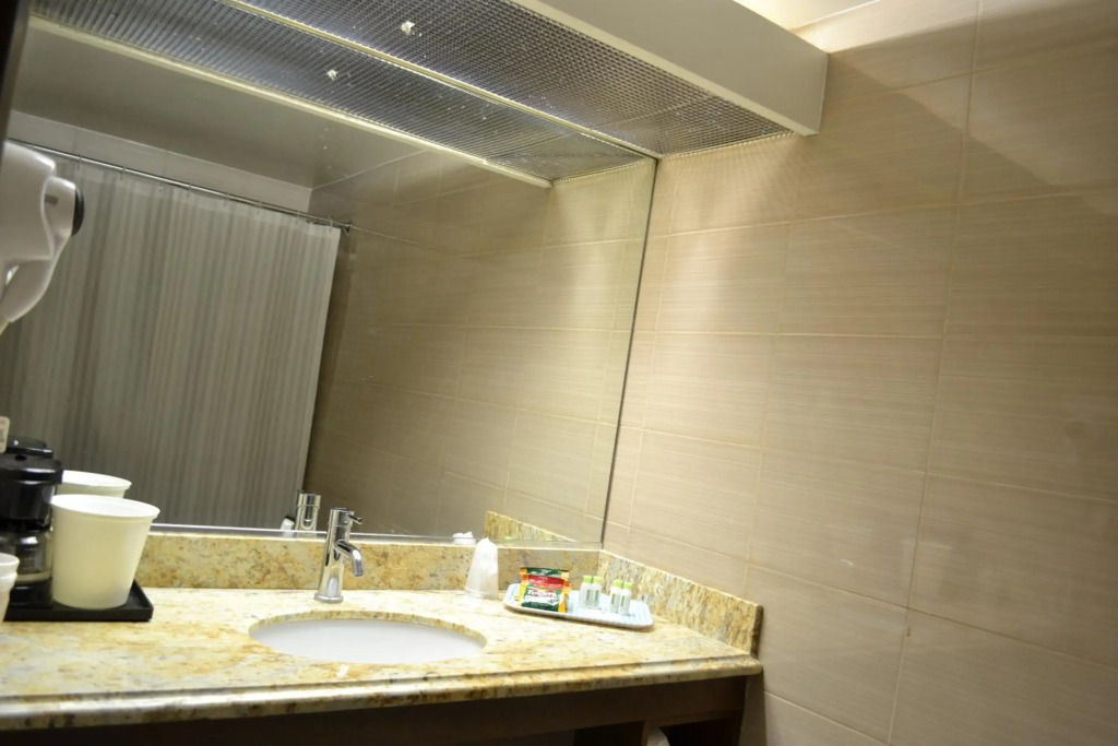 LA Crystal Hotel -Los Angeles-Long Beach Area