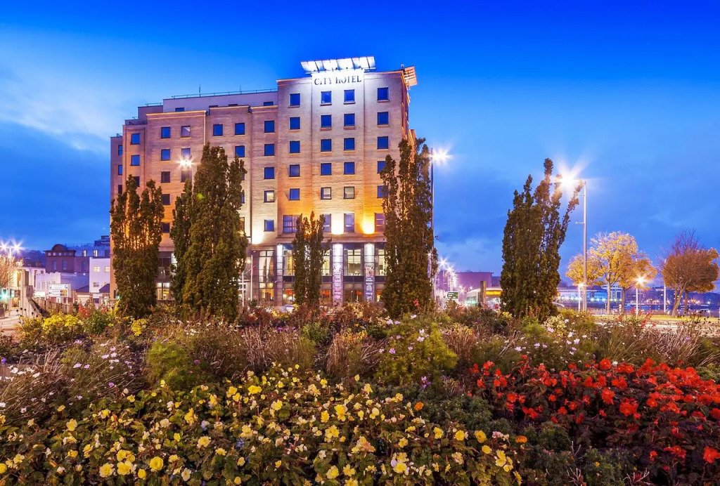 City Hotel