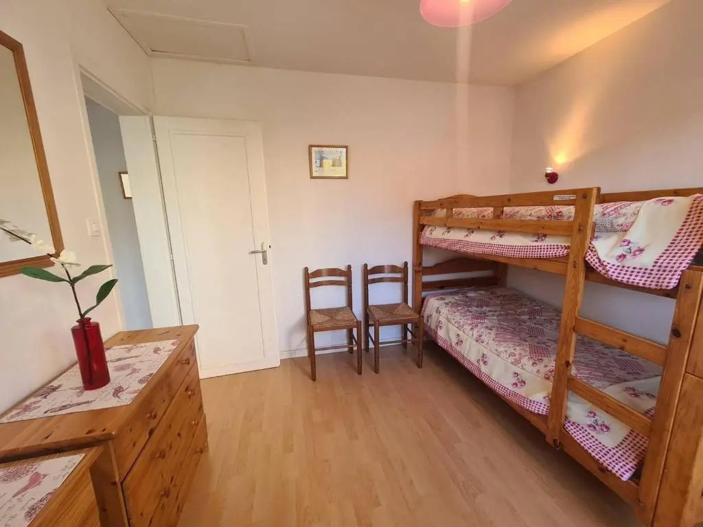 Maison de Vacances avec Terrasse Dallée, 6 Couchages, à Deux Pas de lOcéan à St-Jean-de-Monts - FR-1-224C-94