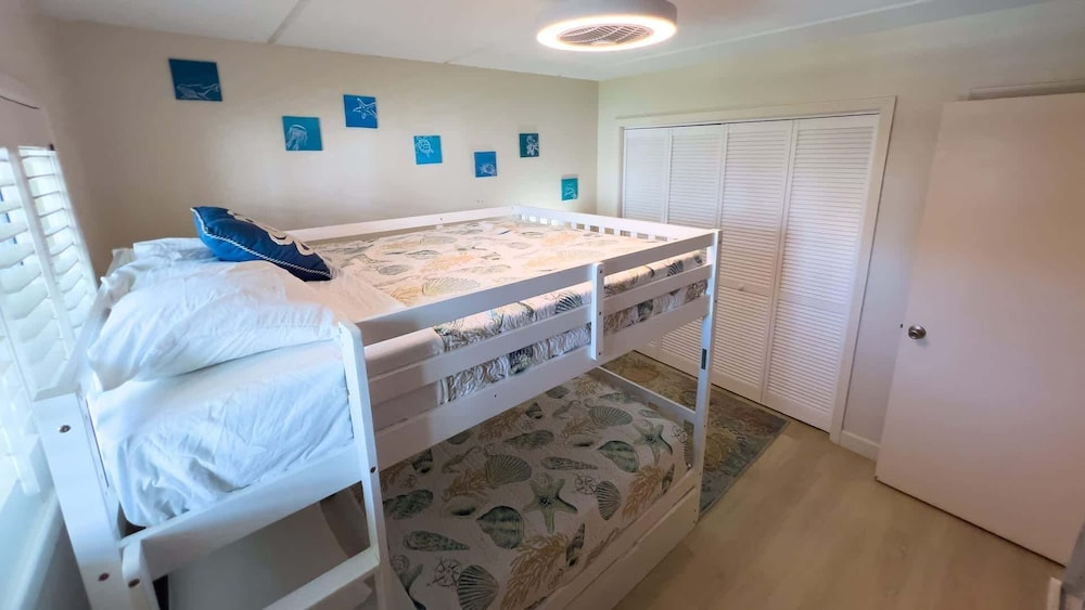 Peaceful, Big Patio, Pool, Near Beach 2 Bedroom Apts