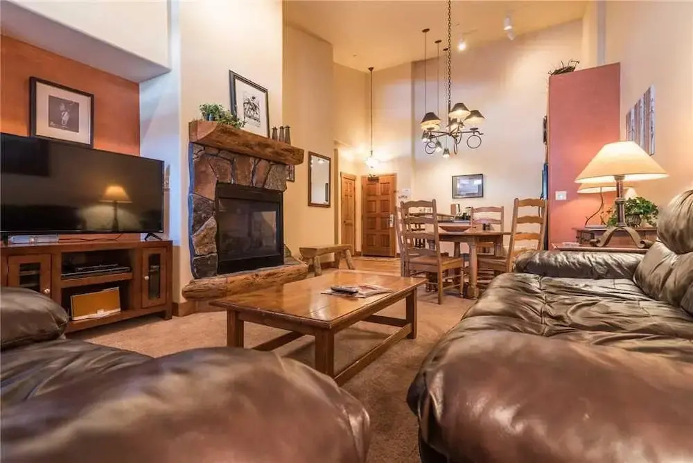 Tl2311 Great Views in This Beautiful Top Floor Home! - Winter Specials!