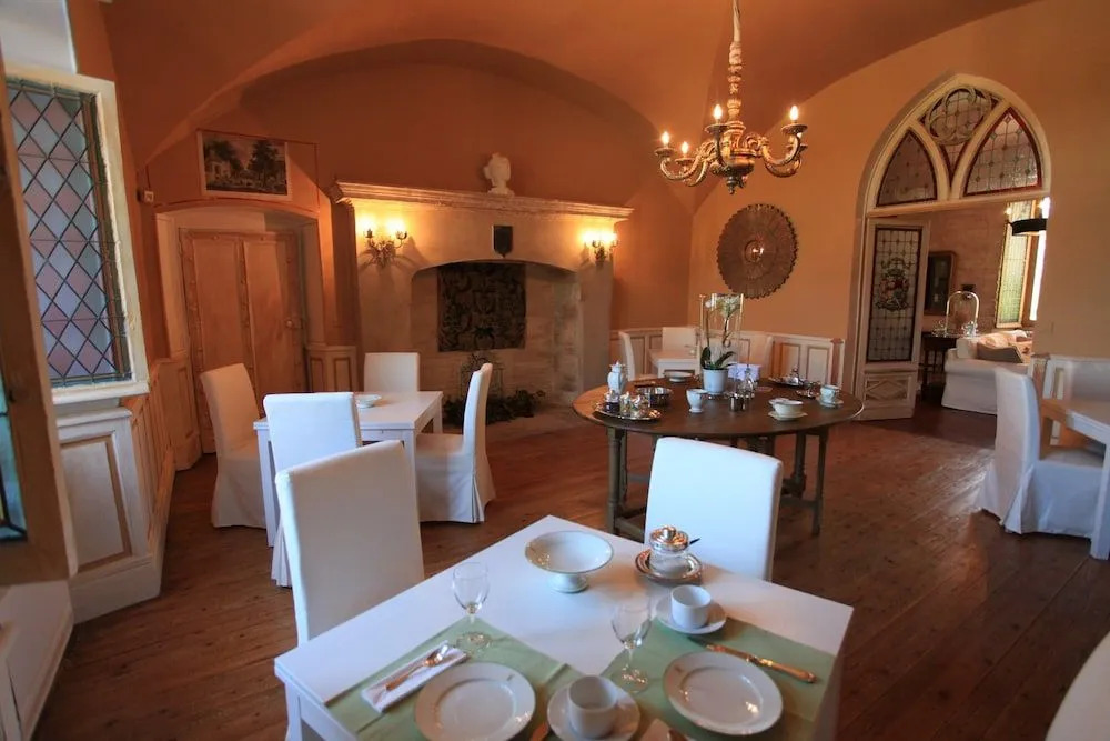 Domaine du Buc, Le Château