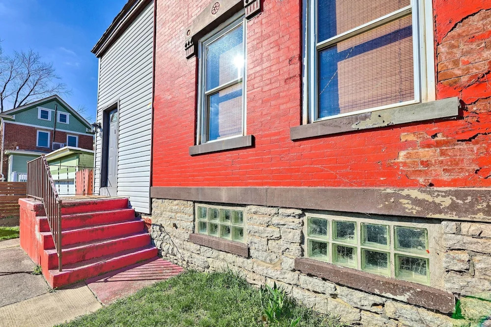 Cincinnati Vacation Rental: 6 Mi to Downtown!