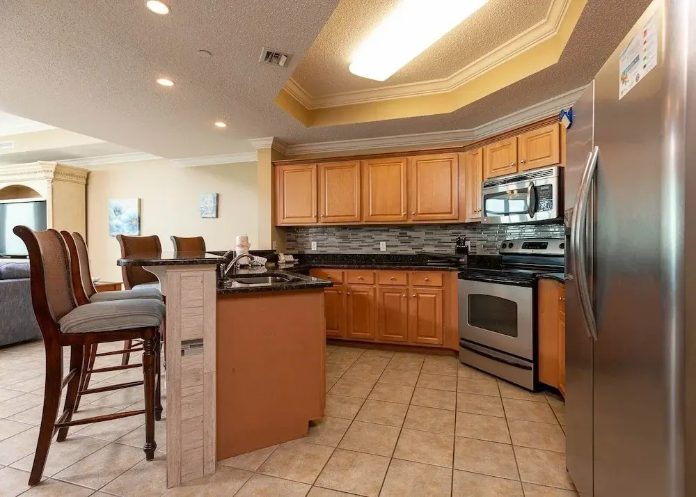 Phoenix West 1605 3 Bedroom Condo