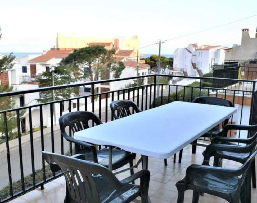 106029 - Apartment in  Llançà
