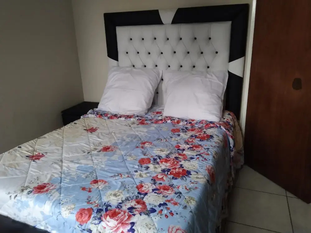 JM TOURS & SAFARIS GUEST House