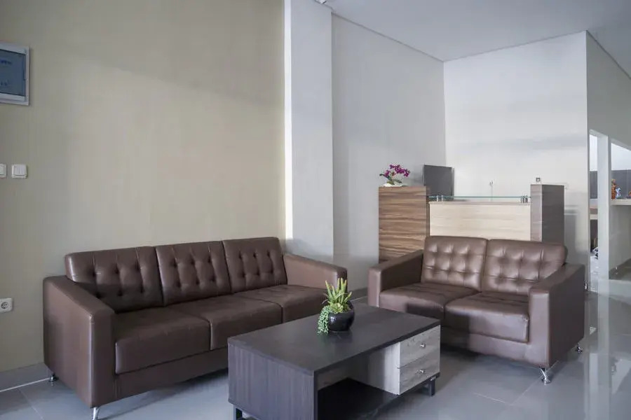 Nite & Day Jakarta Bandengan by RedDoorz