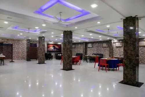 Amit Hotel by Clovers Stays